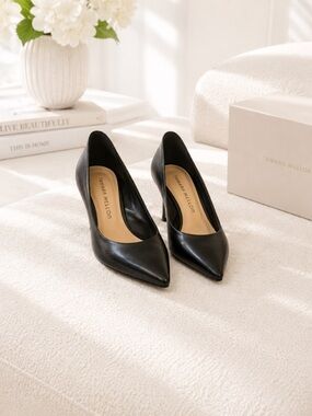 Tamara Mellon Elegant Black Heels